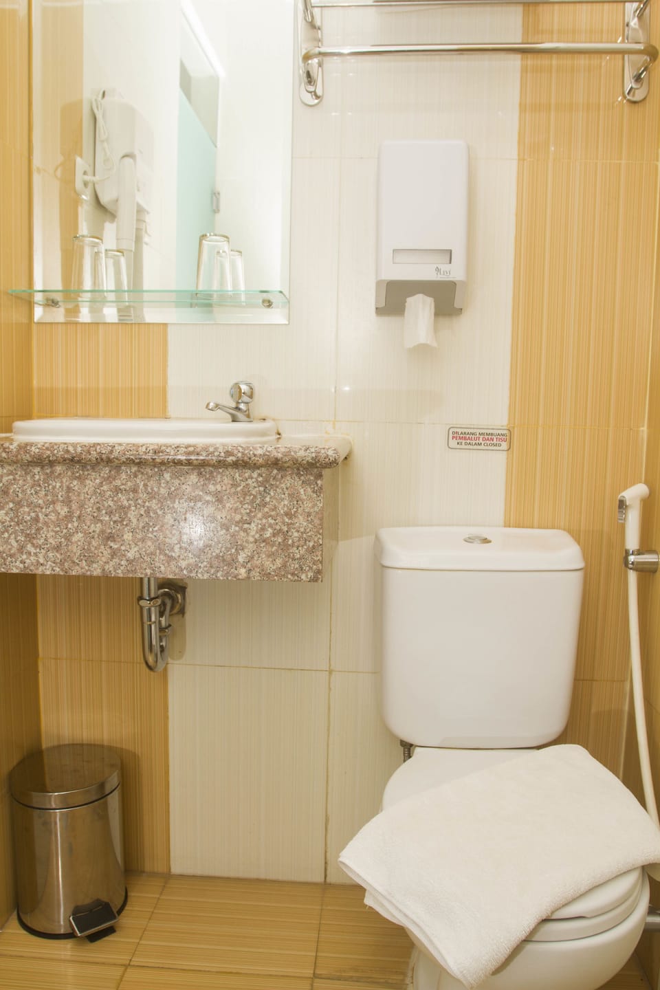 Shower, free toiletries, bathrobes, slippers