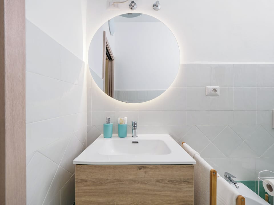 Superior Tent, Sea View | Bathroom | Free toiletries, hair dryer, towels, soap