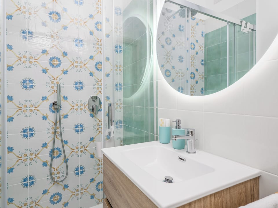 Deluxe Tent, Sea View | Bathroom | Free toiletries, hair dryer, towels, soap