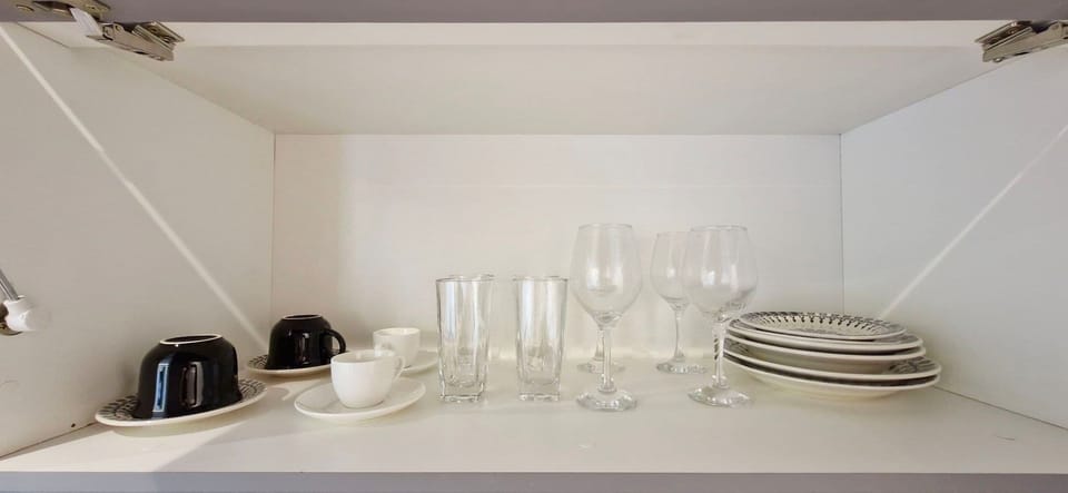 Comfort Apartment | Private kitchen | Fridge, microwave, cookware/dishes/utensils