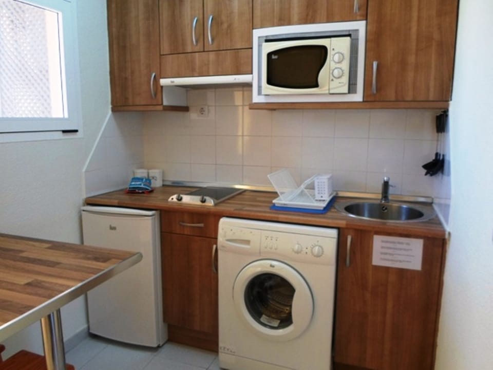 Apartment, 1 Bedroom, Smoking, Balcony | Private kitchen