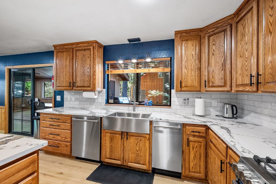 Two dishwashers to make cleanup effortless for larger groups.
