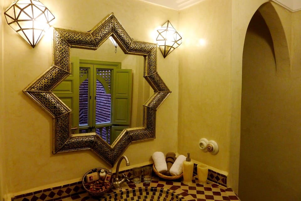 Room (Bab Ksiba) | Bathroom sink