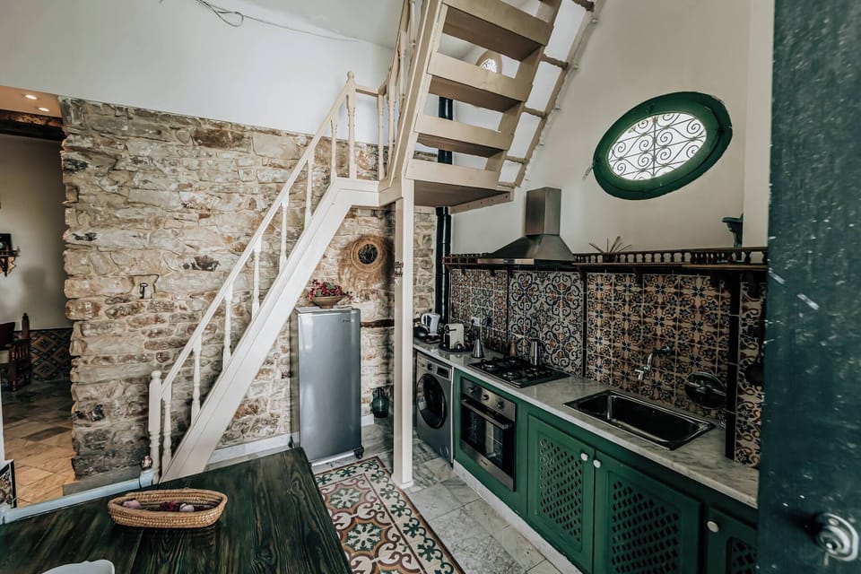 Apartment, 2 Bedrooms, Smoking, Patio | Living room