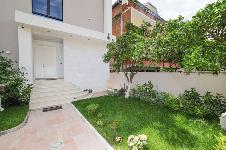 Noni Guesthouse Bed and Breakfast in Tirana