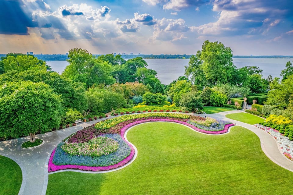 Dallas Arboretum/White Rock Lake  5-8 minute drive