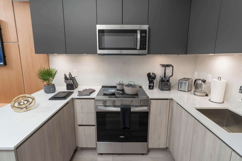 Fully equipped kitchen for everyday cooking