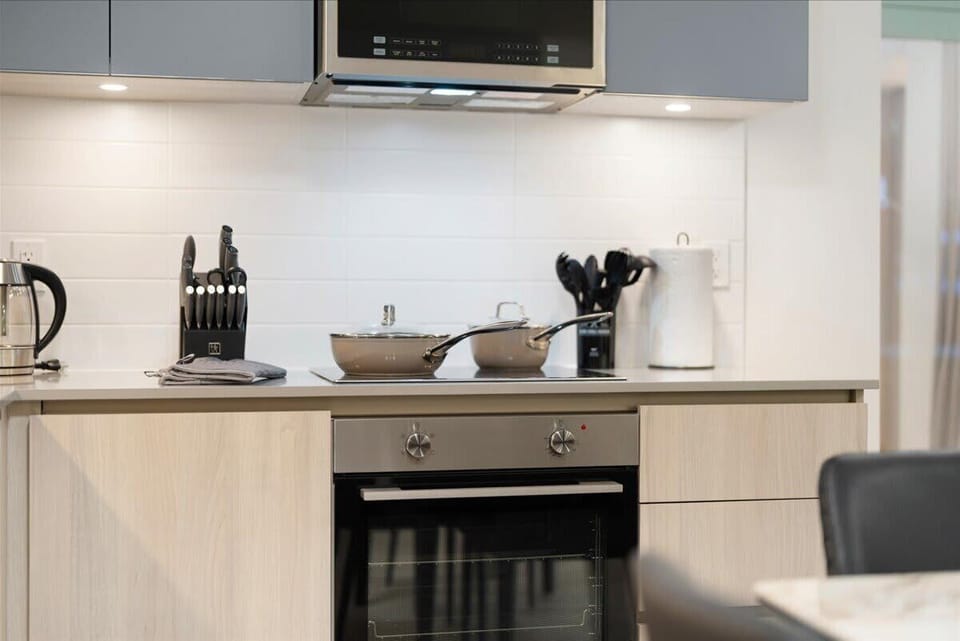 Fully equipped kitchen for everyday meals