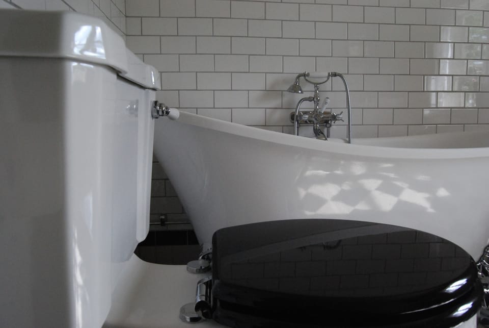 Double Room South White | Individually decorated, individually furnished, cribs/infant beds