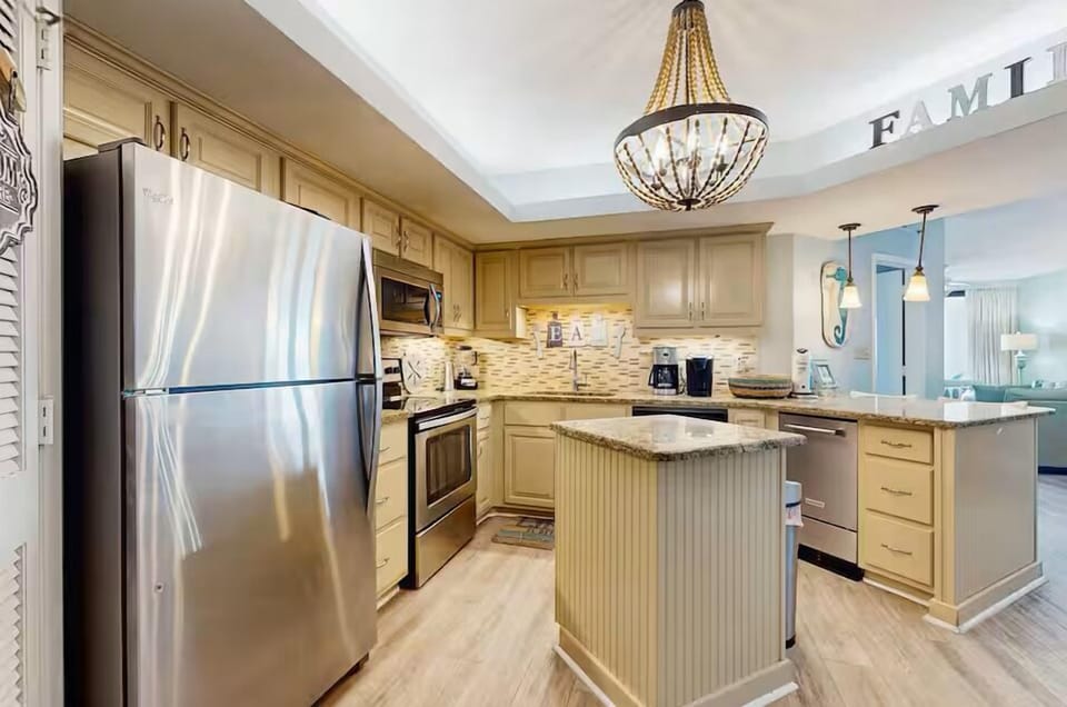 Condo, Multiple Beds (Summer House 302B) | Private kitchen