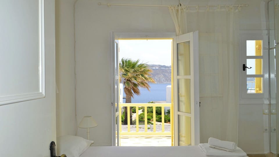 Classic Apartment, Ocean View | Free WiFi