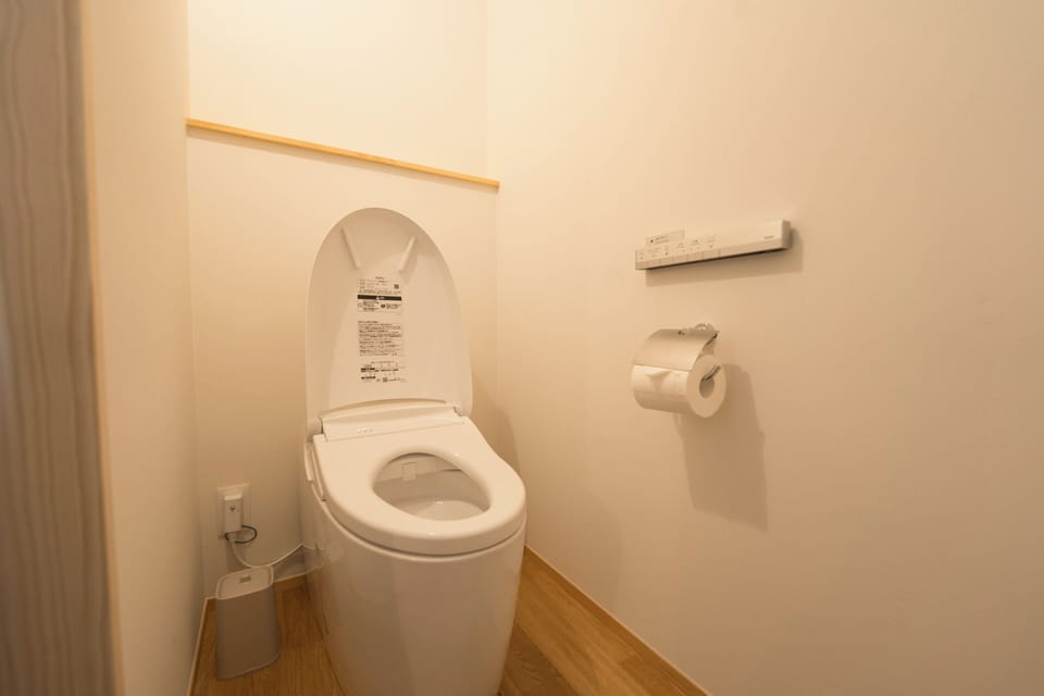 In-room safe, desk, WiFi (free), bed sheets