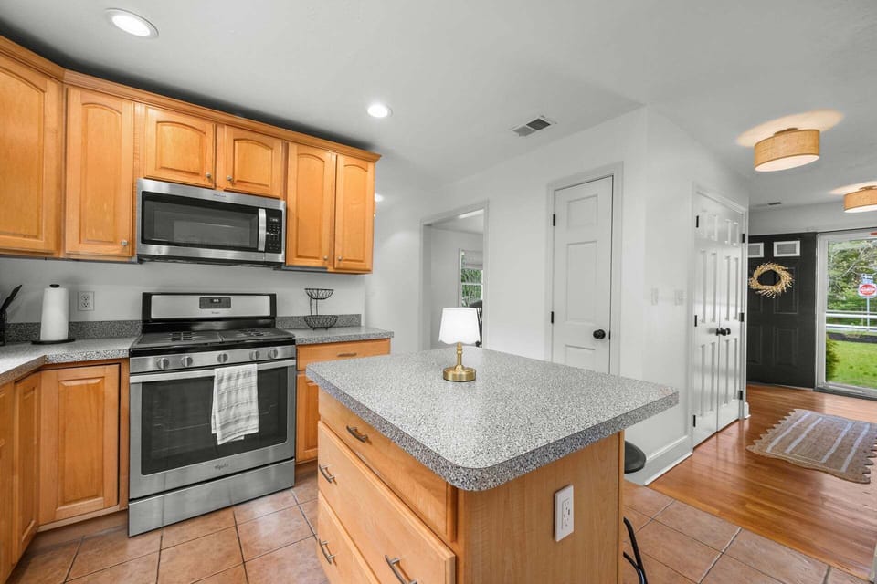 Kitchen island with seating for 2