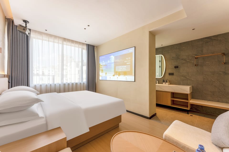 Luxury Double Room, City View | Premium bedding, memory foam beds, desk, laptop workspace