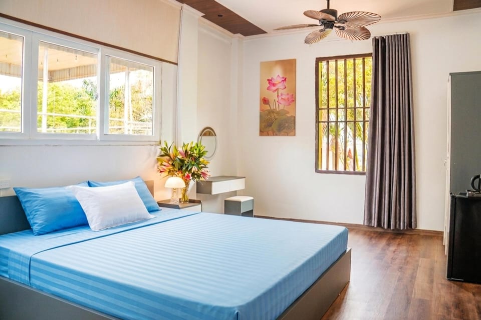 Double Room, 1 King Bed | Desk, laptop workspace, free WiFi