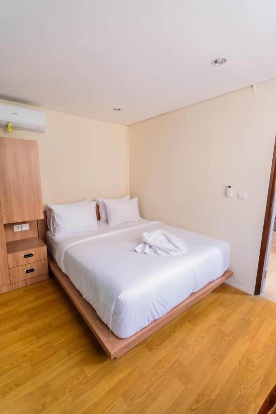 Standard Double Room | WiFi (free), bed sheets