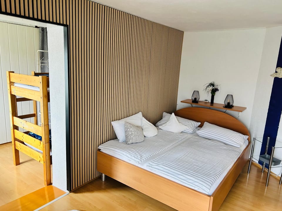 Room | Free WiFi