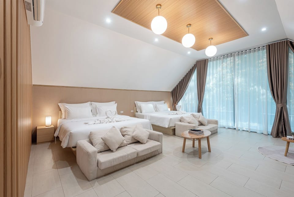 Free minibar items, desk, free WiFi, bed sheets