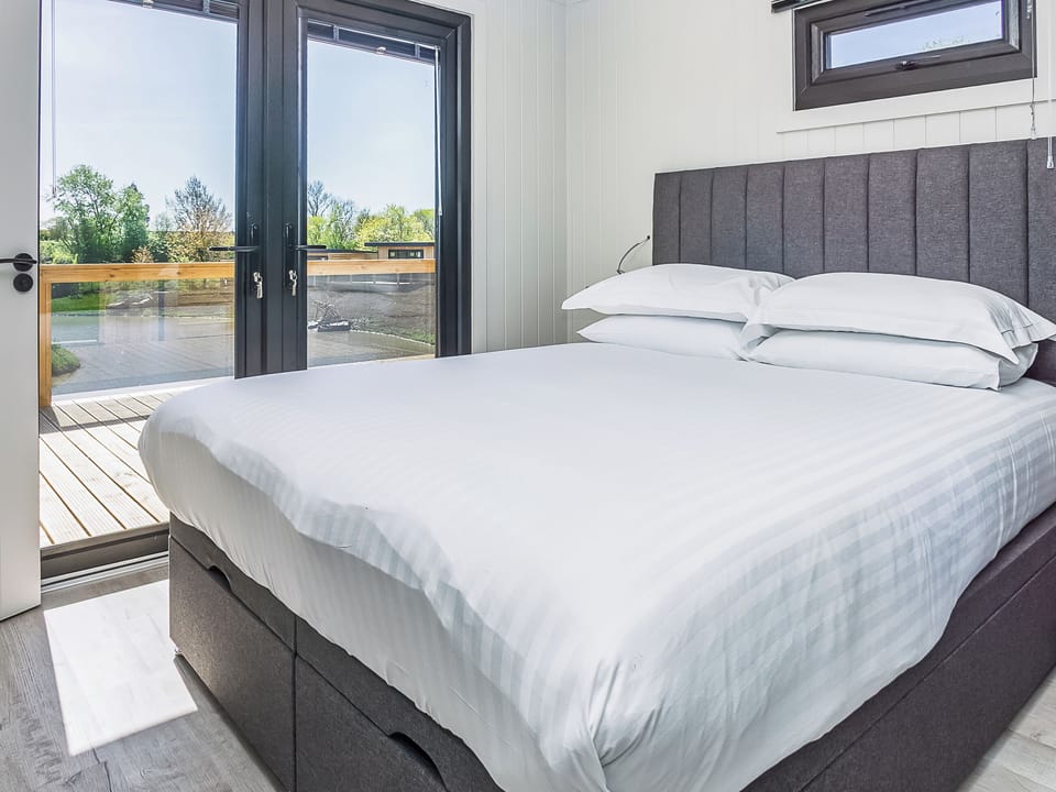 Double bedroom | Phoenix Lodge - Holmewood Lakes, Yarm