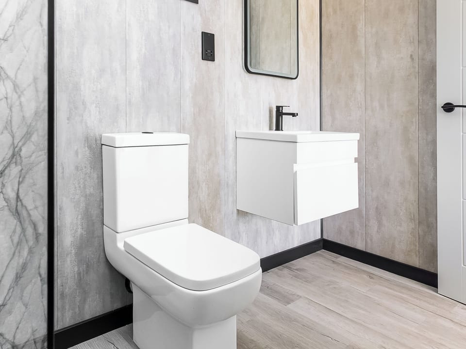 Shower room | Phoenix Lodge - Holmewood Lakes, Yarm