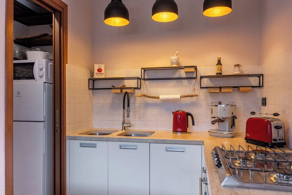 Autumn, Kitchen, Living Room, Spring, Summer