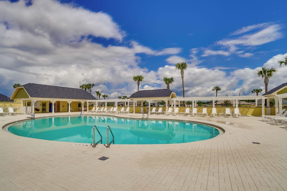 DeLuna Pool | Half-Mile From Property