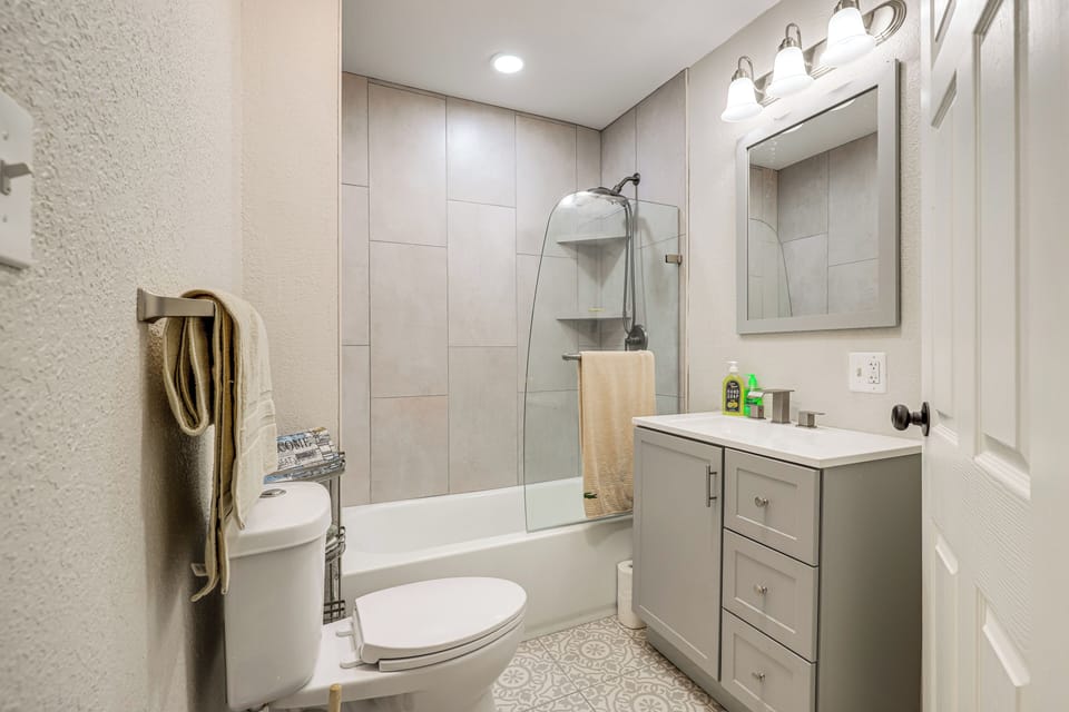Bathroom | 1st Floor