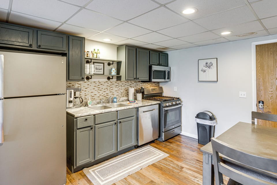 Kitchen & Dining Area | Open Floor Plan | Central Heating & A/C