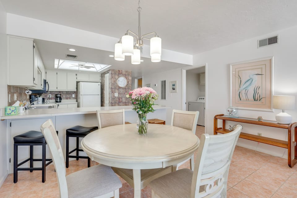Property Interior | Single-Story Condo