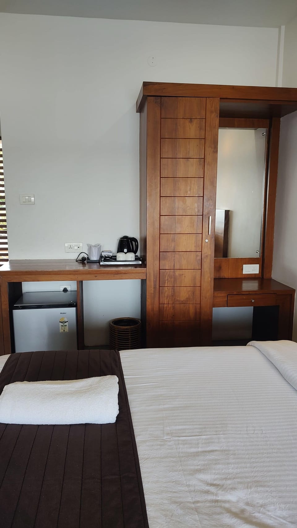 Premium Room, 1 Queen Bed | Free WiFi, bed sheets