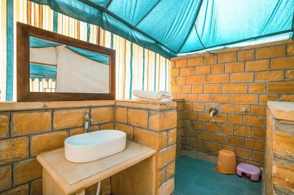 Deluxe Tent | Bathroom