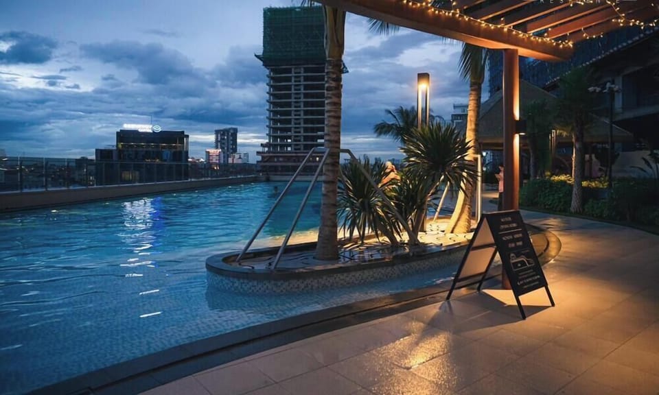 9 outdoor pools