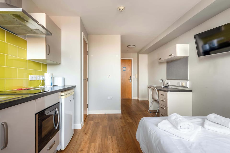 Bedroom (Studio)