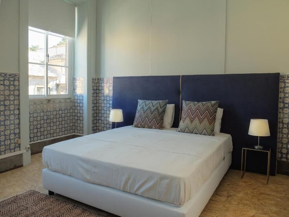 WiFi (free), bed sheets