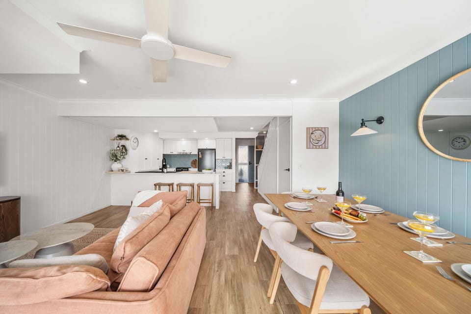 Family-friendly holiday home with spacious shared living and dining spaces