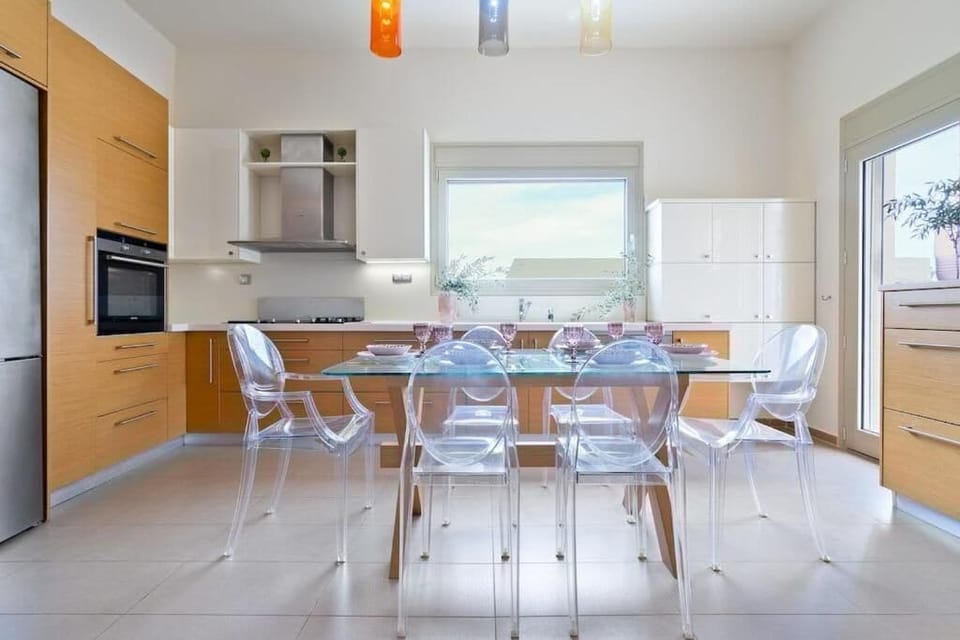 Luxury Villa, Balcony, Garden View | Dining