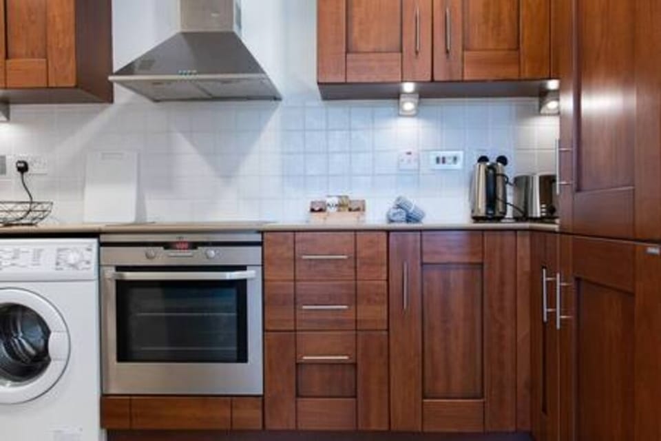 Washing machine, Microwave, Oven, Kitchen or kitchenette, Kitchen, Laundry