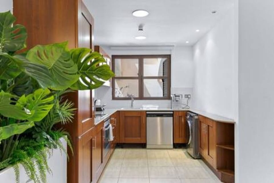 Kitchen or kitchenette, Kitchen
