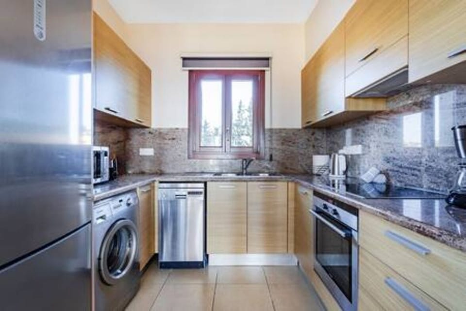 Washing machine, Kitchen or kitchenette, Kitchen, Laundry