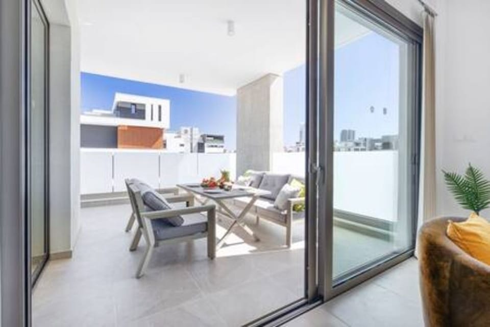 Balcony, Living room