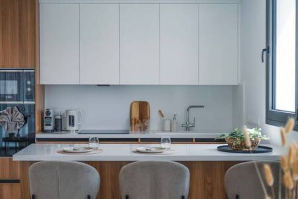 Kitchen or kitchenette, Kitchen