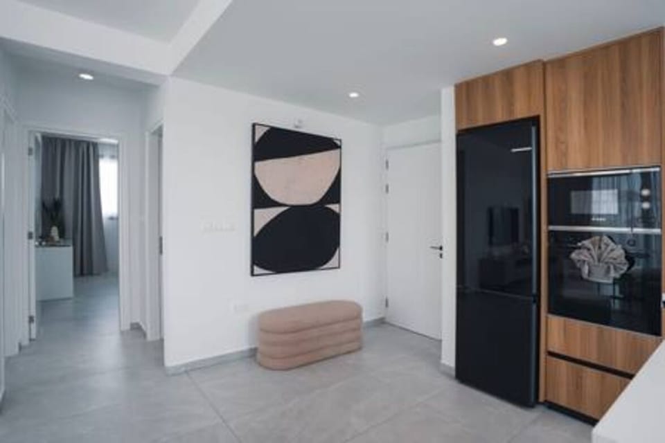 Living room, Microwave, Oven