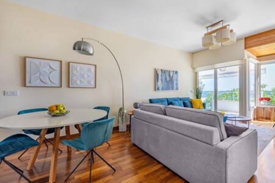 Living room, Dining room