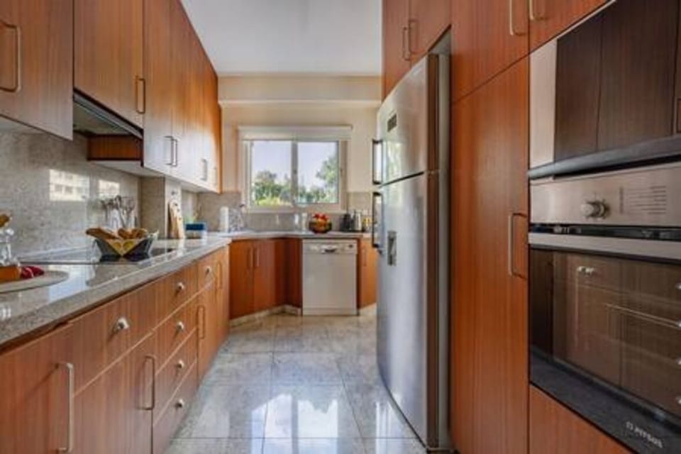 Kitchen or kitchenette, Kitchen