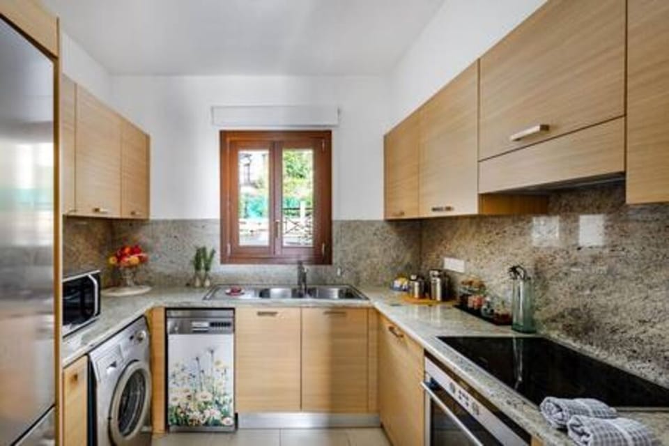 Washing machine, Kitchen or kitchenette, Kitchen, Laundry