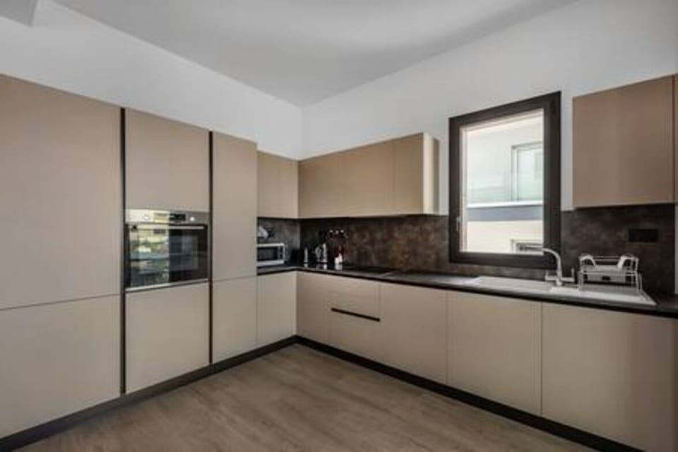 Kitchen or kitchenette, Kitchen