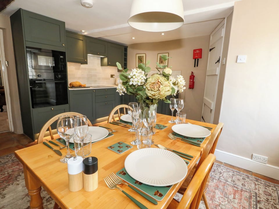 Cottage | Interior