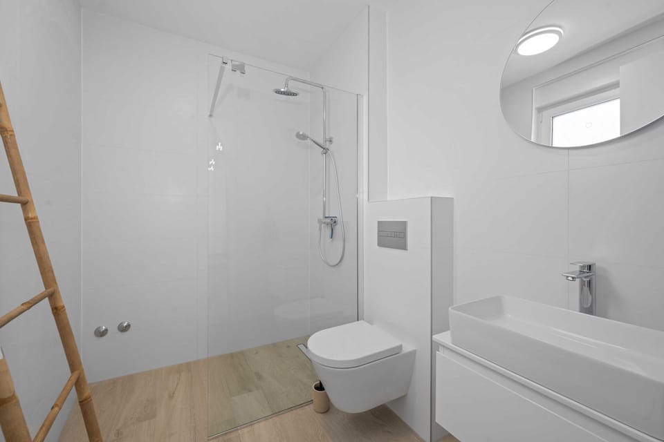 Villa (Three Bedroom Villa with Outdoor Swim) | Bathroom | Shower, towels