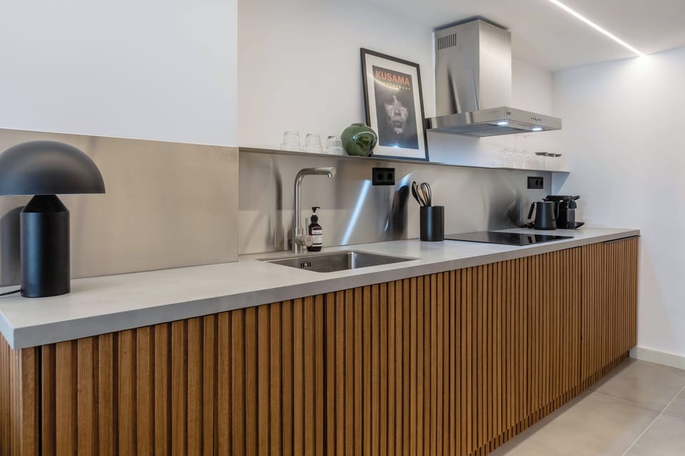 Electric kettle, toaster