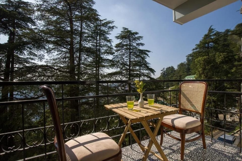 Superior Apartment, Garden View | Outdoor dining